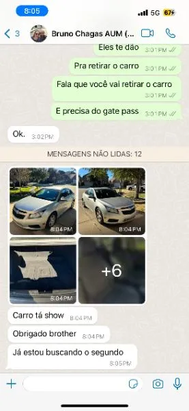 Conversa explicando a retirada com o gate pass, com as fotos dos dois Chevrolet Cruze que o cliente retirou no pátio